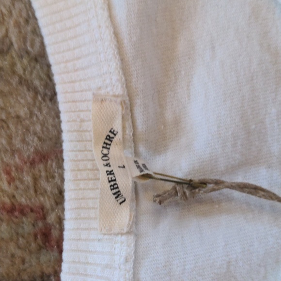 UMBER & OCHRE Organic Cotton Crew Thick Tee with Applique - Picture 3 of 8